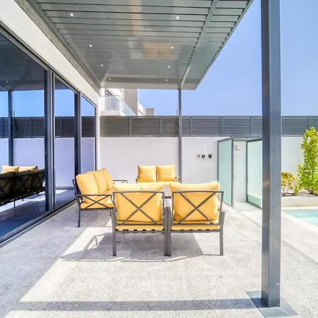 Exclusive Deal! Luxury 4Br Villa On Al Dana Island By Deluxe Holiday Homes Fujairah Exterior photo