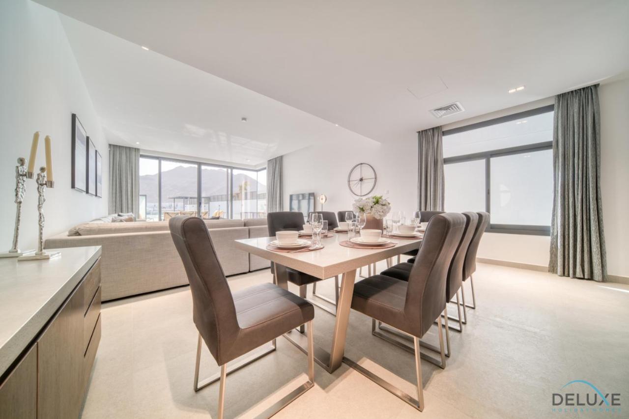Exclusive Deal! Luxury 4br On Al Dana Island By Deluxe Homes Apartment