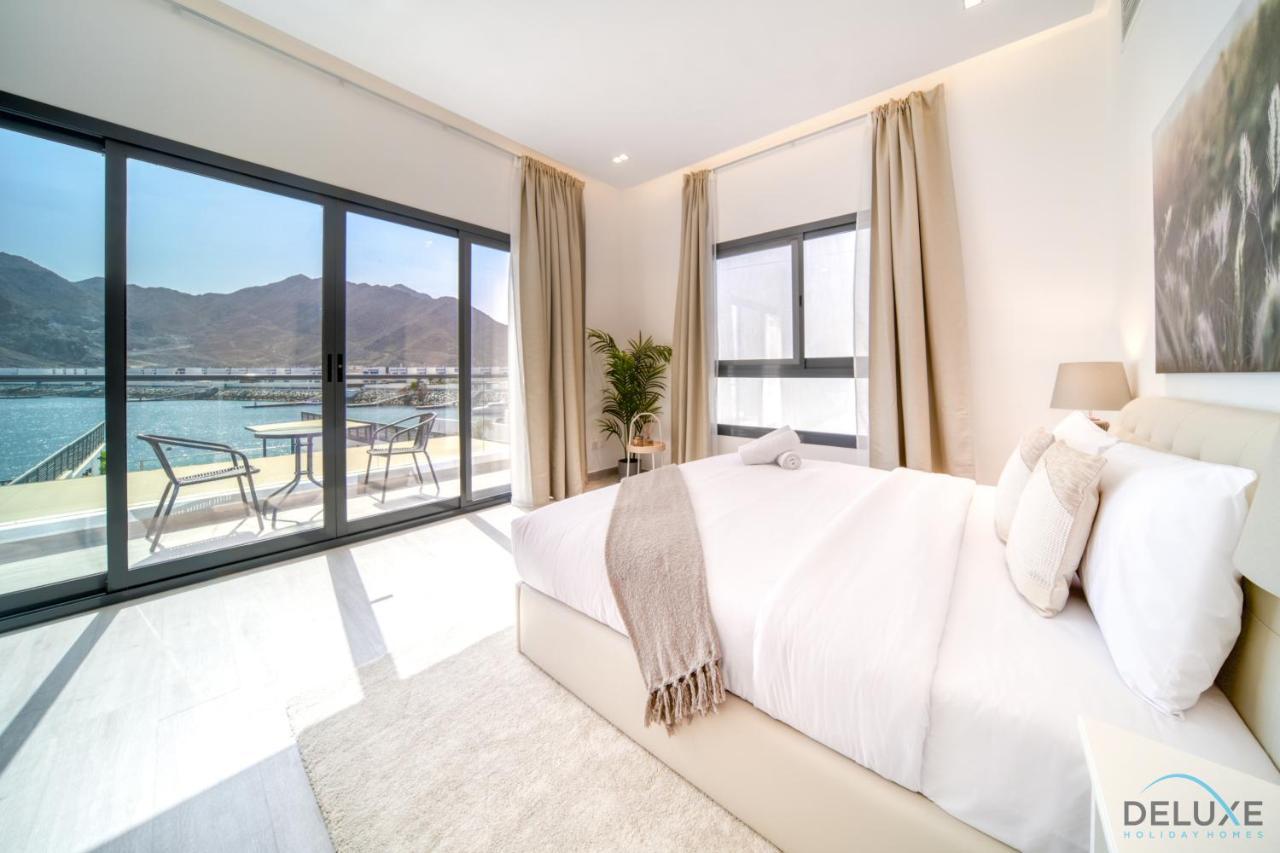Exclusive Deal! Luxury 4br On Al Dana Island By Deluxe Homes * Fujairah