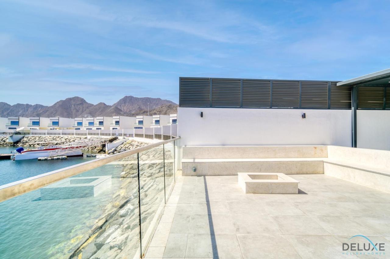 Exclusive Deal! Luxury 4br On Al Dana Island By Deluxe Homes Apartment