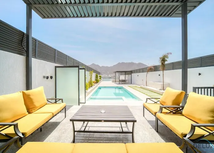 Exclusive Deal! Luxury 4Br Villa On Al Dana Island By Deluxe Holiday Homes