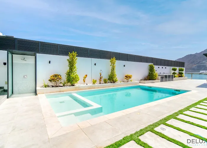 Exclusive Deal! Luxury 4Br Villa On Al Dana Island By Deluxe Holiday Homes