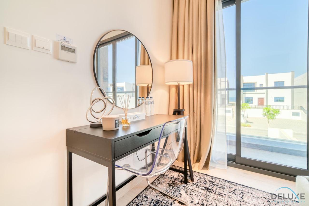 Exclusive Deal! Luxury 4br On Al Dana Island By Deluxe Homes *