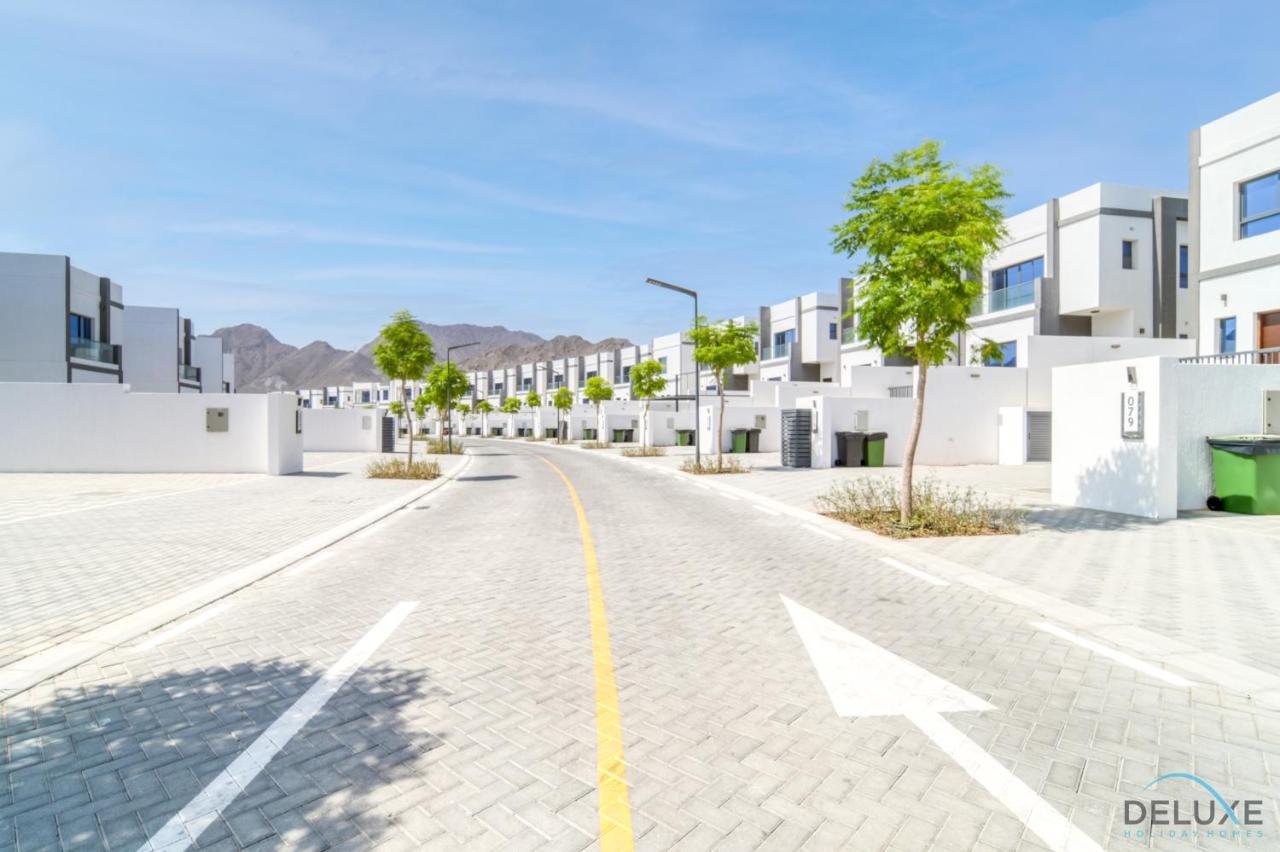 Exclusive Deal! Luxury 4br On Al Dana Island By Deluxe Homes