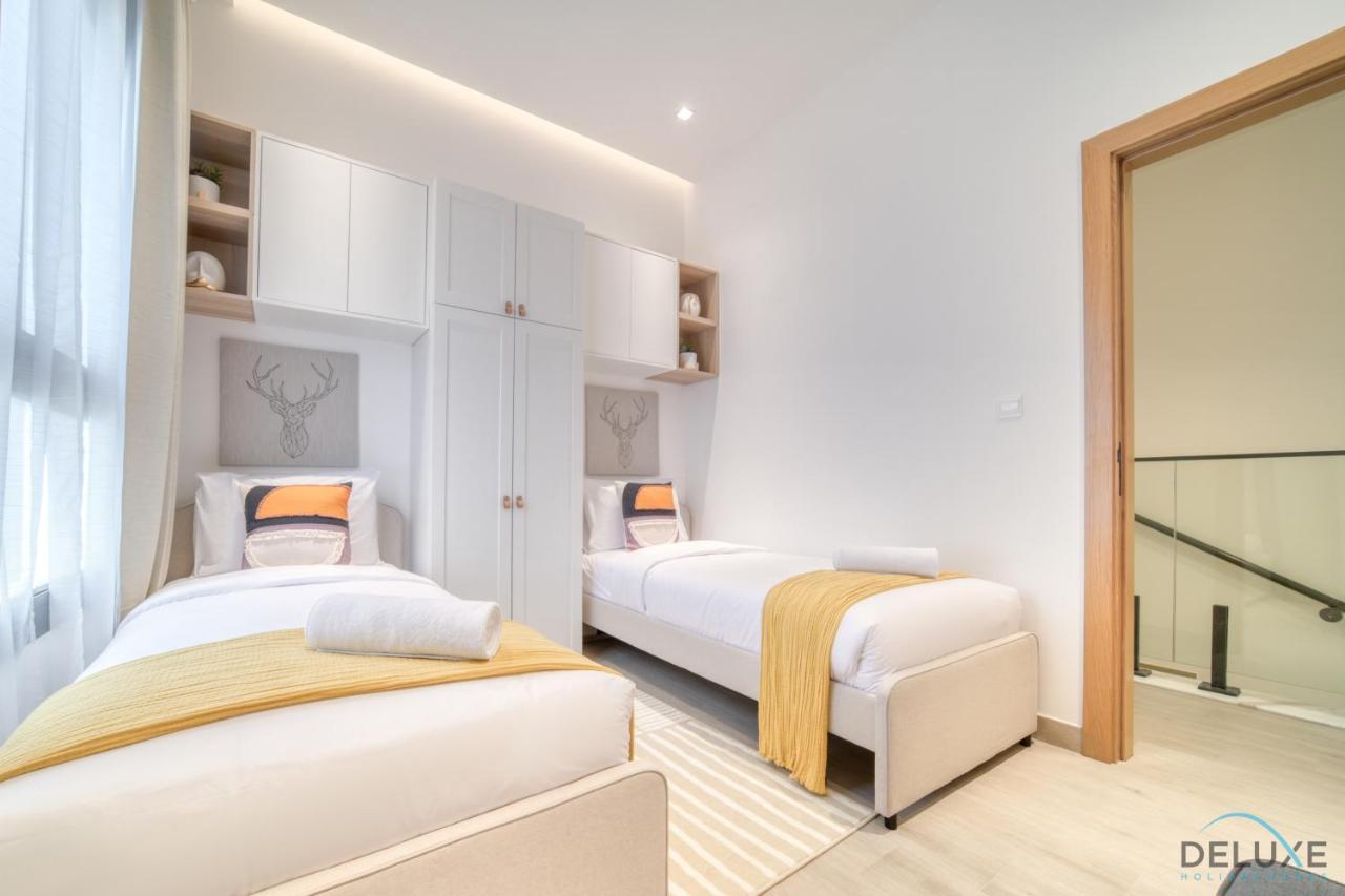 Exclusive Deal! Luxury 4br On Al Dana Island By Deluxe Homes Apartment