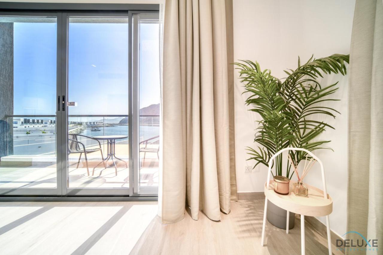 Exclusive Deal! Luxury 4br On Al Dana Island By Deluxe Homes Apartment *