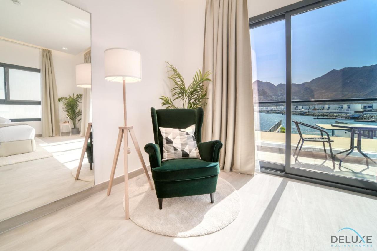 Exclusive Deal! Luxury 4br On Al Dana Island By Deluxe Homes Apartment