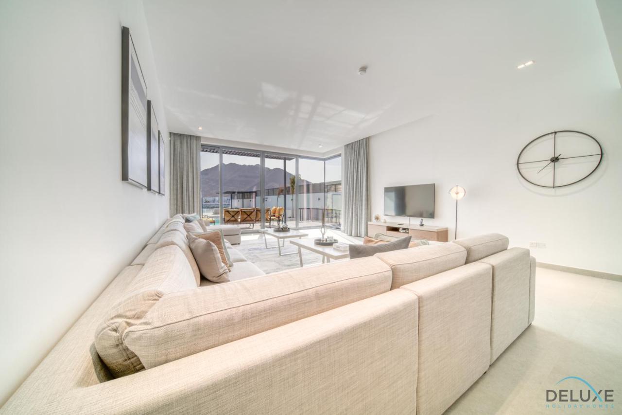 Exclusive Deal! Luxury 4br On Al Dana Island By Deluxe Homes Apartment Fujairah
