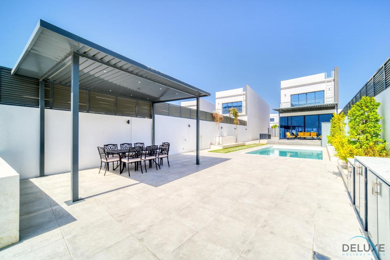 Exclusive Deal! Luxury 4br On Al Dana Island By Deluxe Homes Apartment