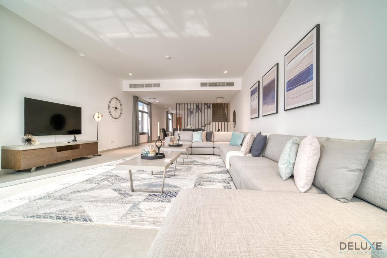 Exclusive Deal! Luxury 4br On Al Dana Island By Deluxe Homes