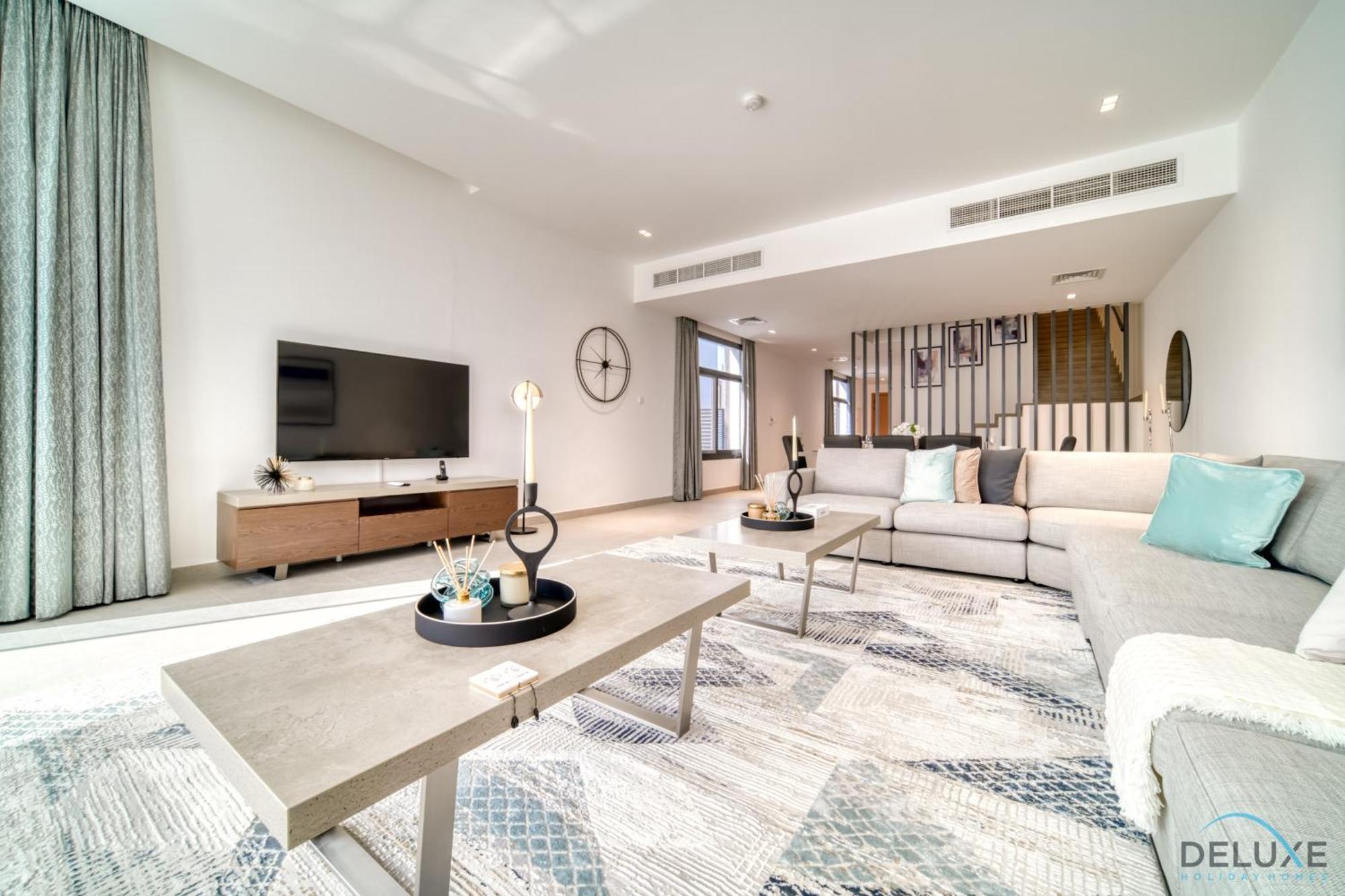 Exclusive Deal! Luxury 4br On Al Dana Island By Deluxe Homes * Fujairah