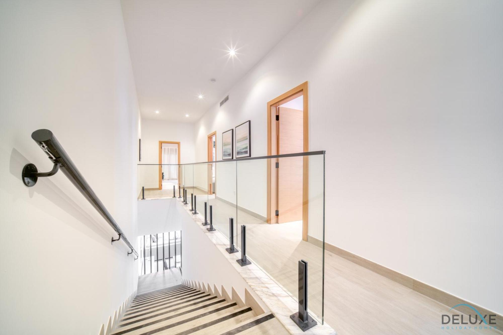 Exclusive Deal! Luxury 4br On Al Dana Island By Deluxe Homes * Fujairah