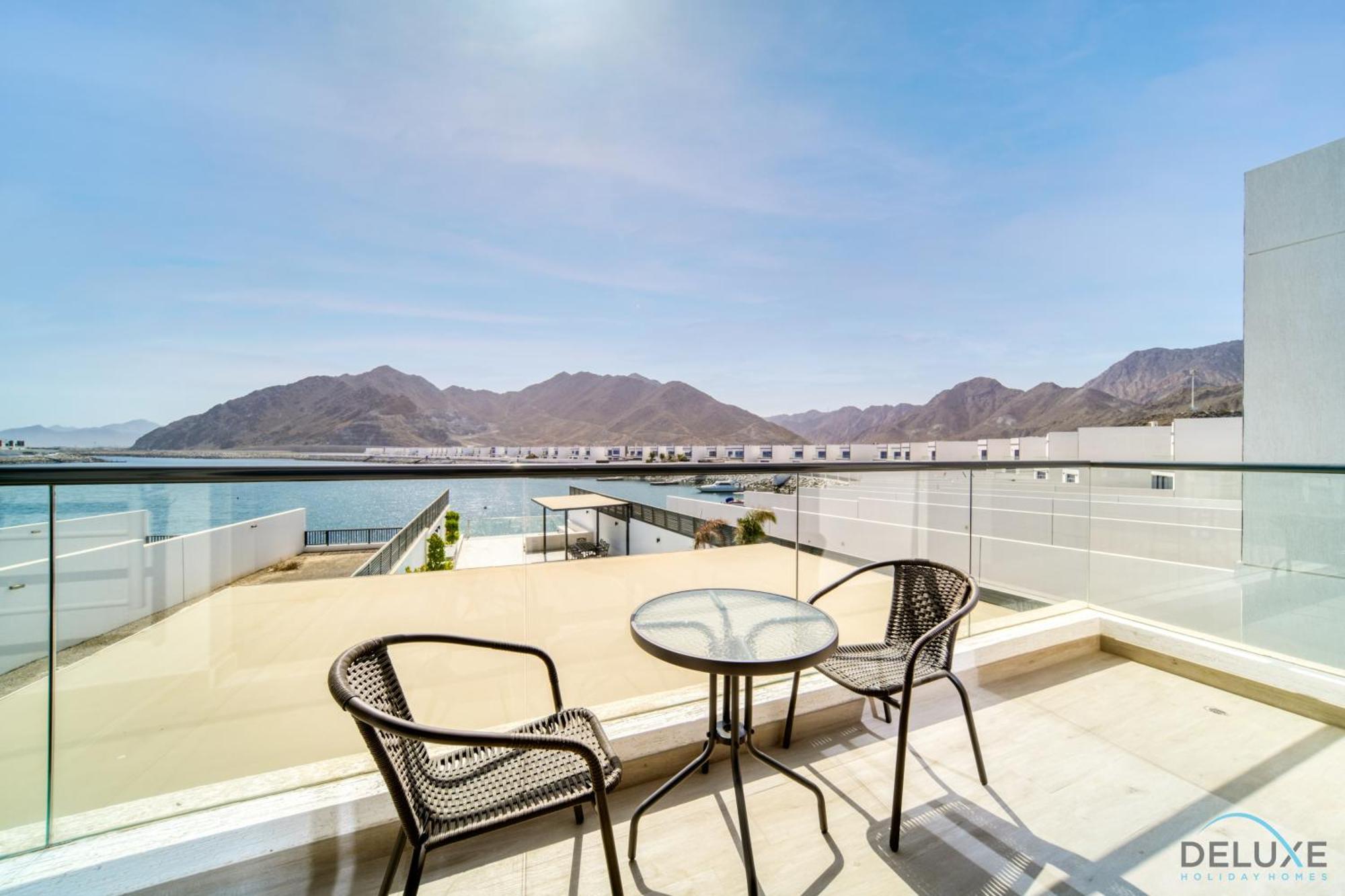 Apartment Exclusive Deal! Luxury 4br On Al Dana Island By Deluxe Homes *