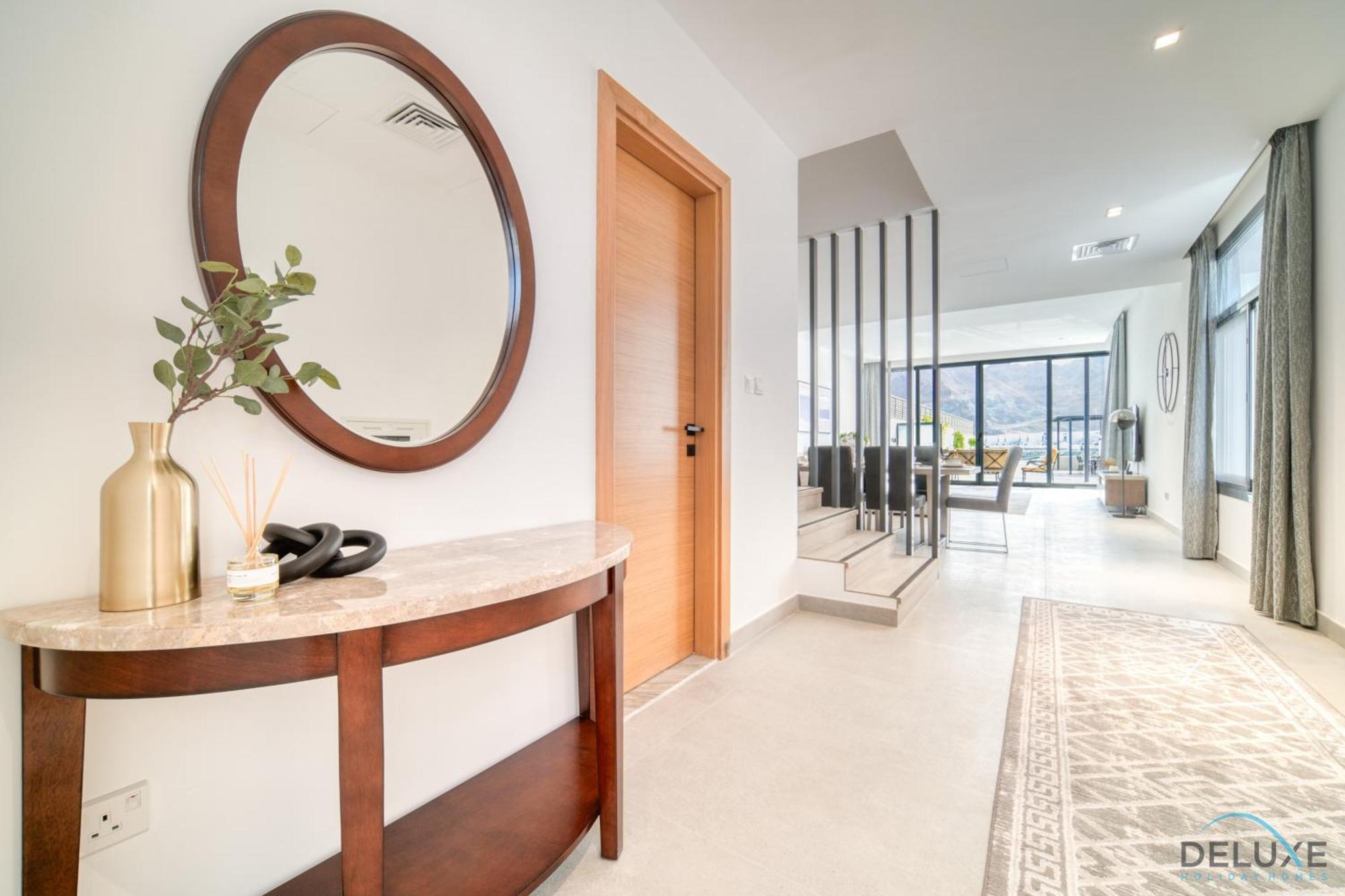 Exclusive Deal! Luxury 4br On Al Dana Island By Deluxe Homes Apartment